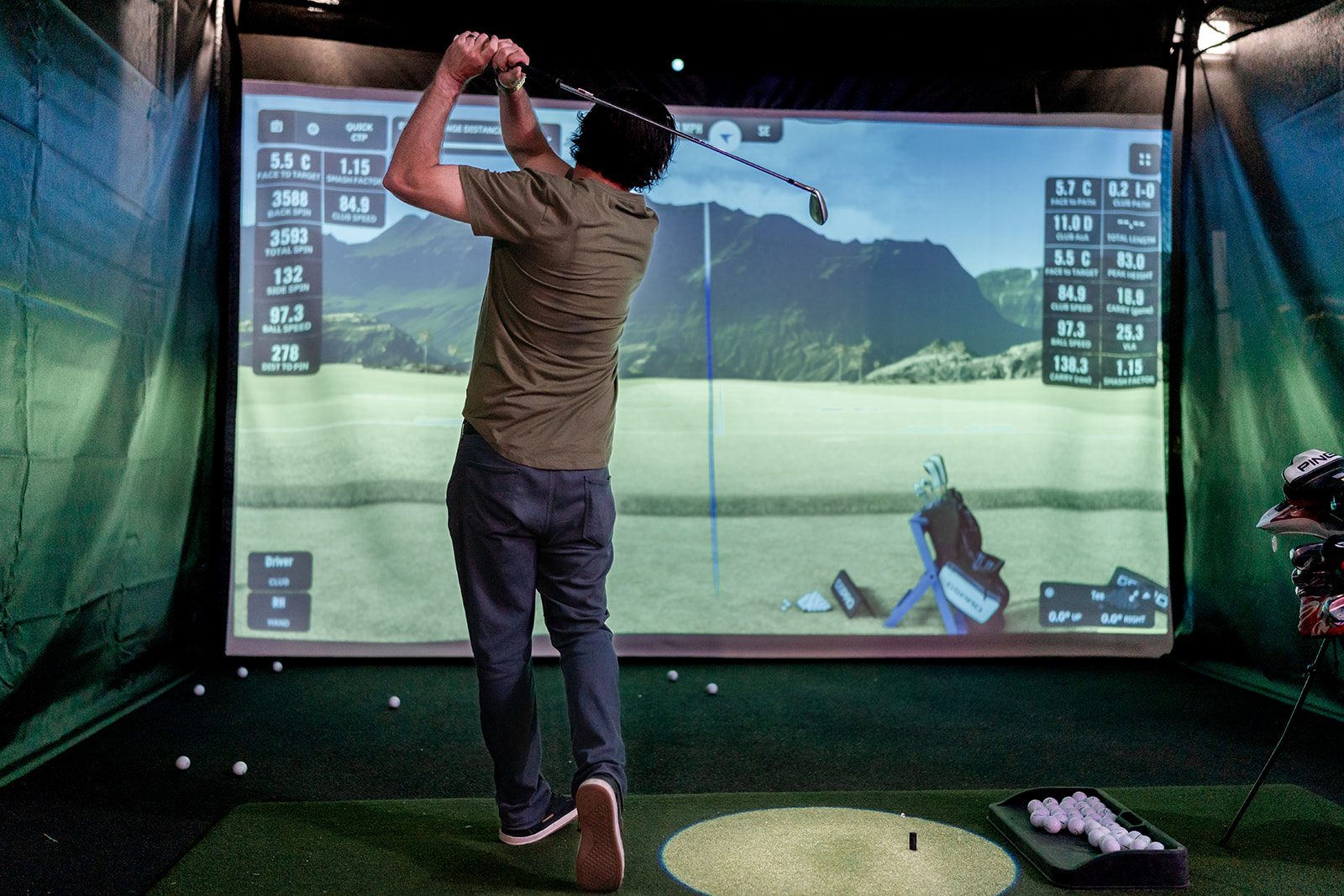 Garage / Golf Clubhouse — photo 1