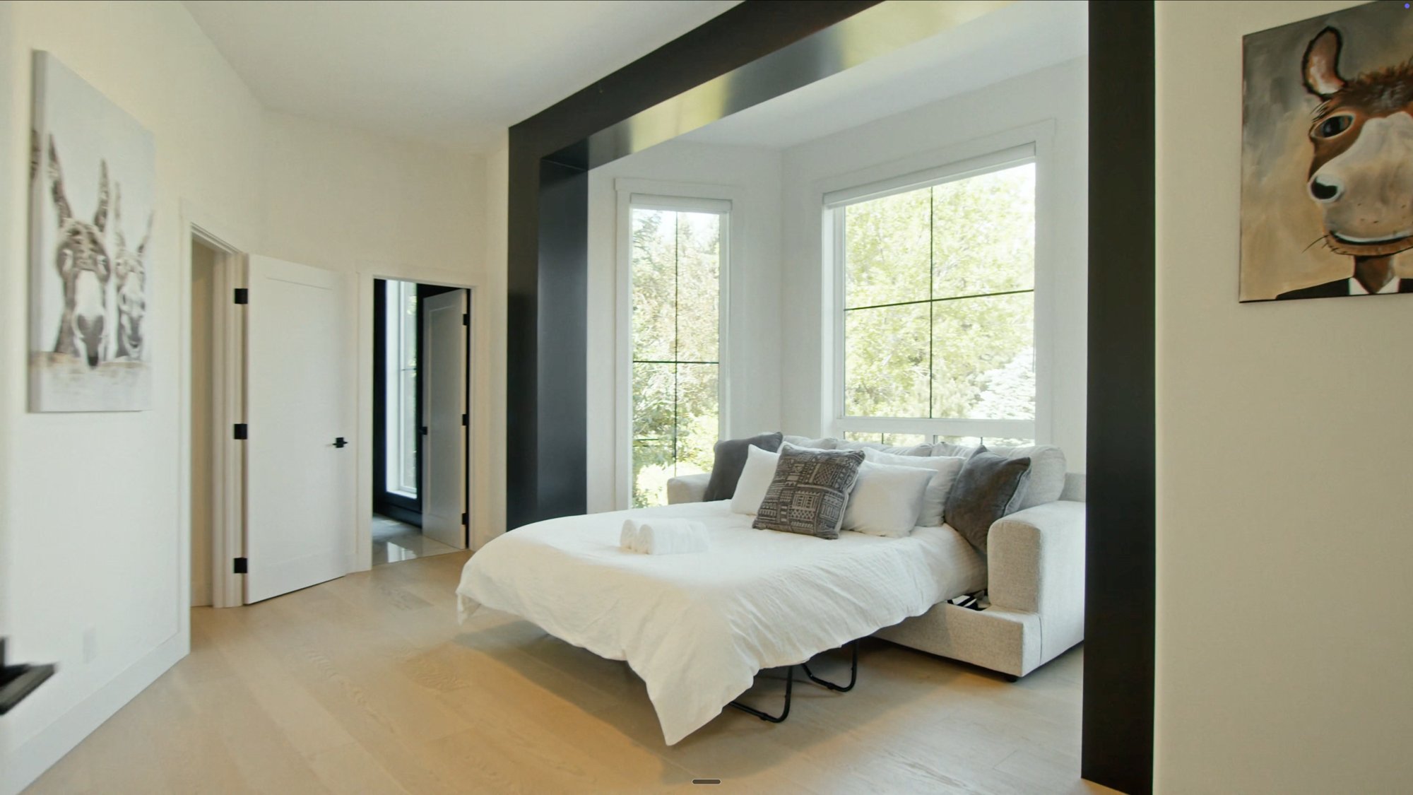 Music Bedroom · Detail