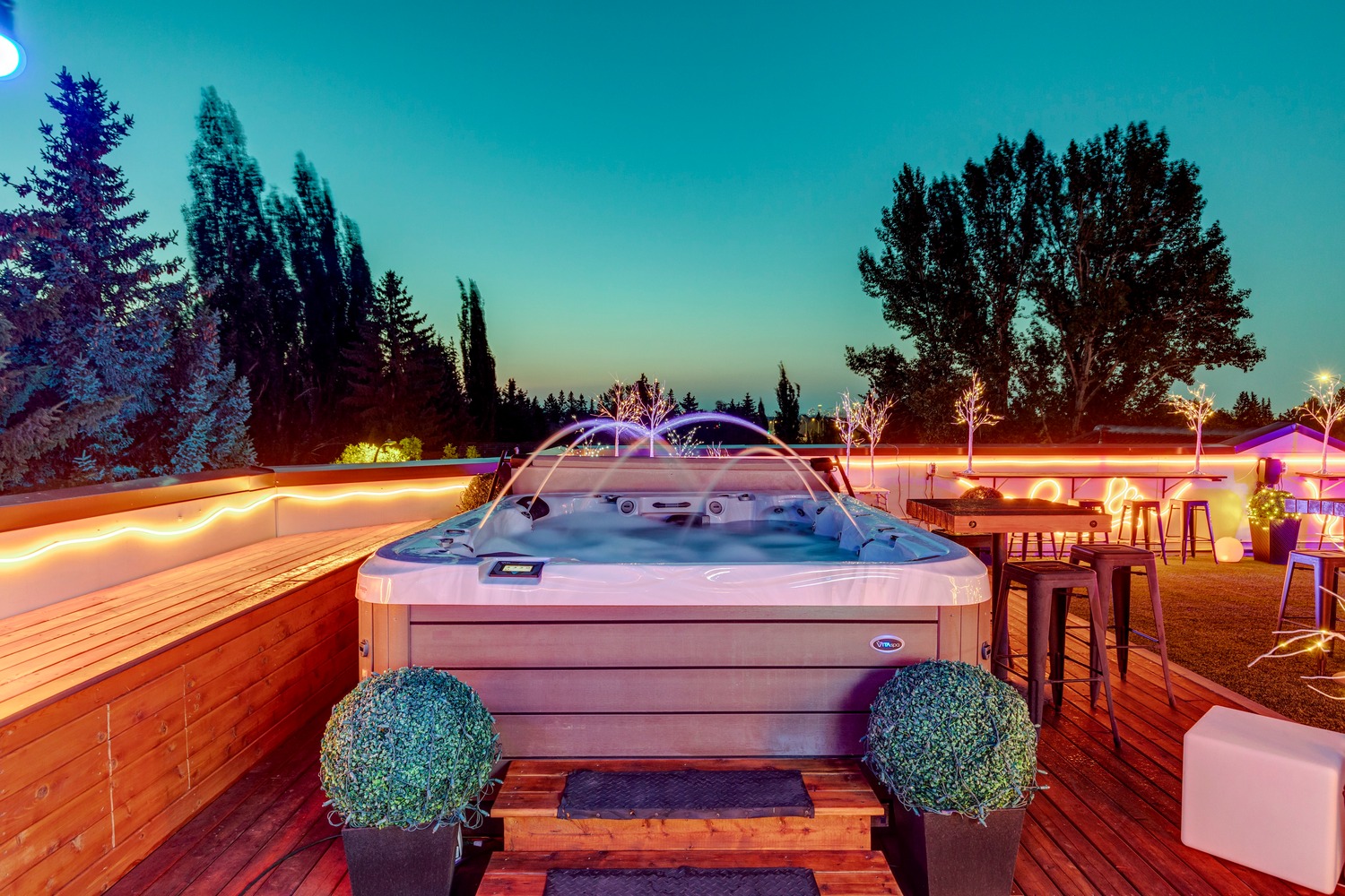 Rooftop Spa · Fountains On